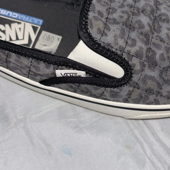 VANS Animal Print UltraCush Sneakers (Like New!) - Picture 5 of 8